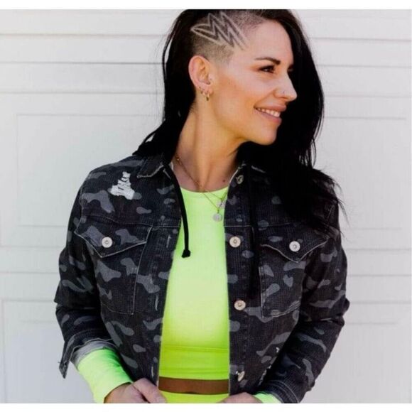 Celestial Bodiez NWT Vivrant Collection Cropped Cargo Cult Camo Hoodie Jacket LG - Picture 1 of 6